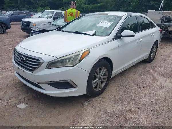 5NPE24AF9HH458726 2017 HYUNDAI SONATA - Image 2