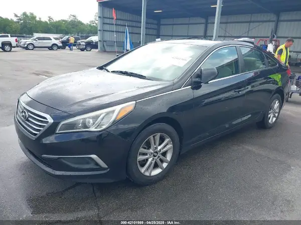 5NPE24AF9HH459813 2017 HYUNDAI SONATA - Image 2