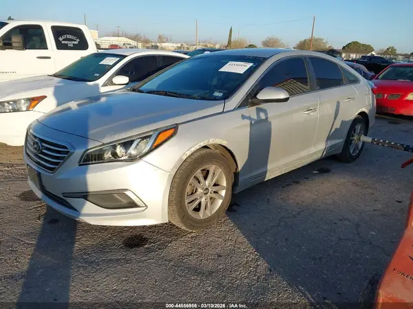 5NPE24AF9HH465207 2017 HYUNDAI SONATA - Image 2