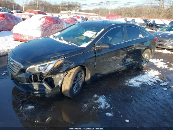 5NPE24AF9HH465773 2017 HYUNDAI SONATA - Image 2