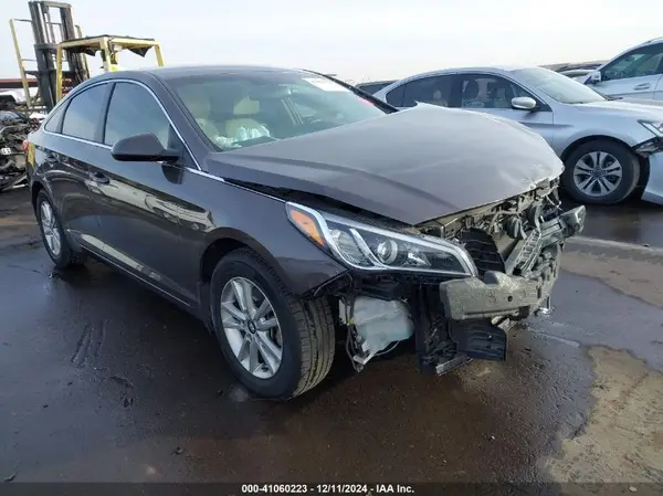 5NPE24AF9HH472142 2017 HYUNDAI SONATA - Image 1