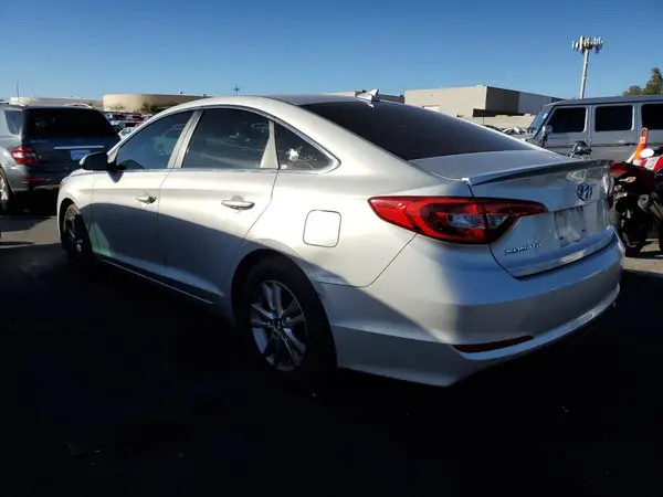 5NPE24AF9HH475915 2017 HYUNDAI SONATA - Image 2