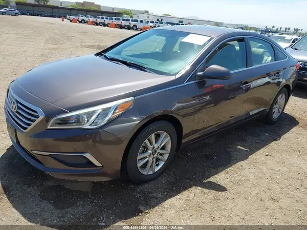 5NPE24AF9HH476109 2017 HYUNDAI SONATA - Image 2