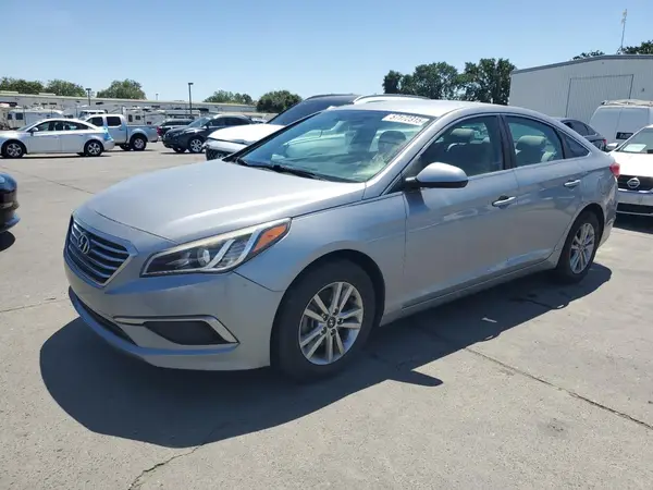 5NPE24AF9HH477549 2017 HYUNDAI SONATA - Image 1