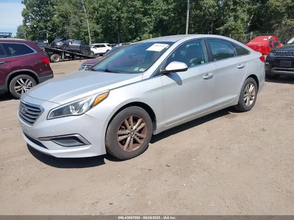 5NPE24AF9HH487434 2017 HYUNDAI SONATA - Image 2
