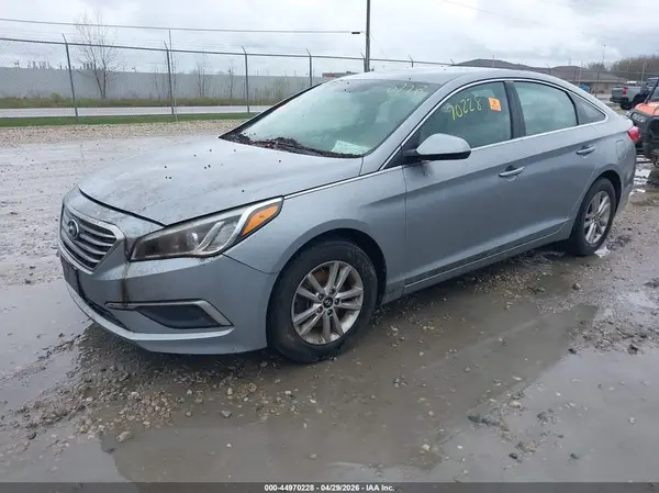 5NPE24AF9HH487952 2017 HYUNDAI SONATA - Image 2