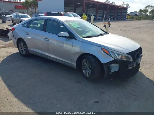 5NPE24AF9HH493850 2017 HYUNDAI SONATA - Image 1