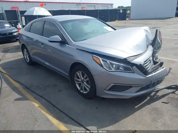 5NPE24AF9HH496005 2017 HYUNDAI SONATA - Image 1
