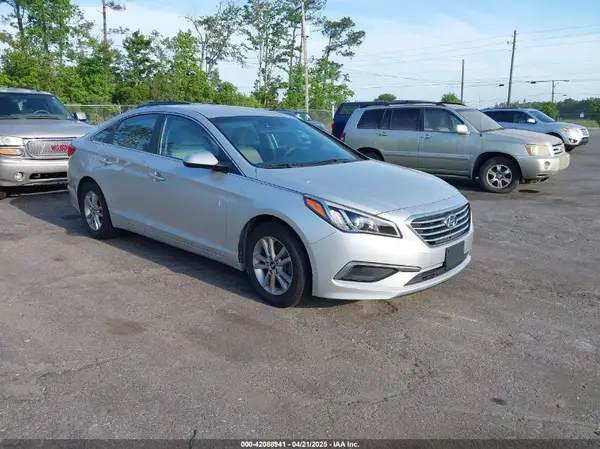 5NPE24AF9HH502787 2017 HYUNDAI SONATA - Image 1