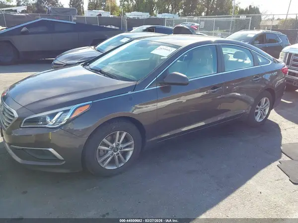 5NPE24AF9HH523333 2017 HYUNDAI SONATA - Image 2