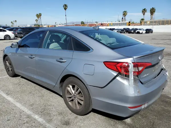 5NPE24AF9HH527074 2017 HYUNDAI SONATA - Image 2
