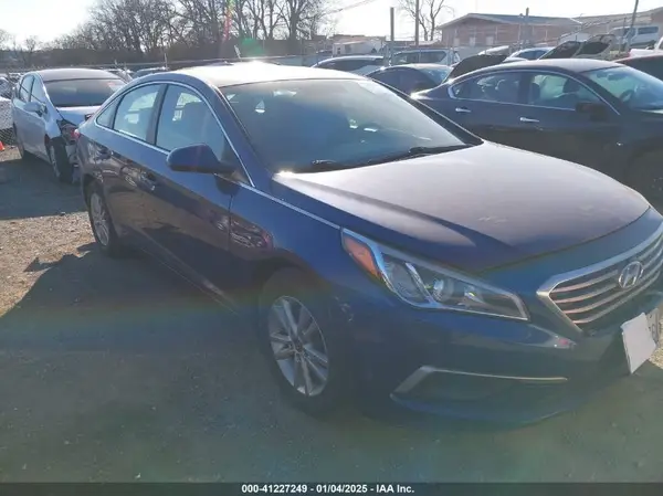 5NPE24AF9HH530072 2017 HYUNDAI SONATA - Image 1