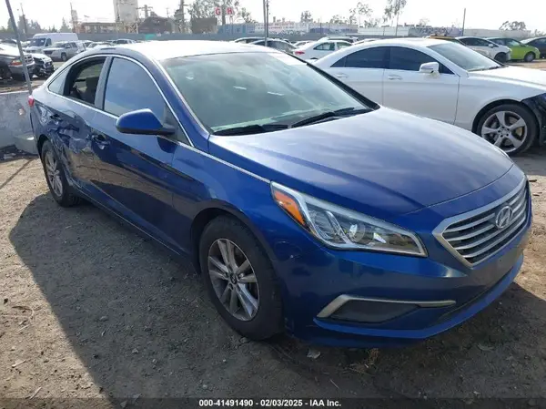 5NPE24AF9HH530699 2017 HYUNDAI SONATA - Image 1