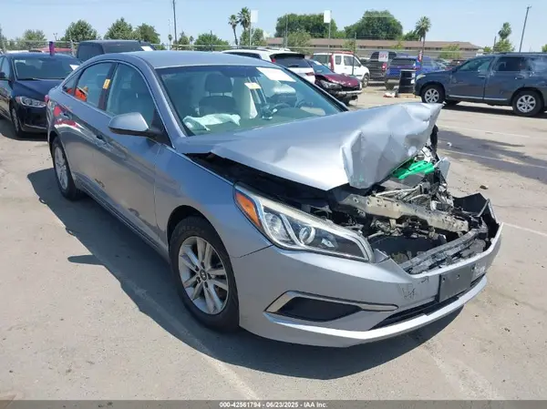 5NPE24AF9HH530976 2017 HYUNDAI SONATA - Image 1
