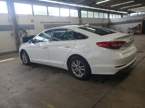 5NPE24AF9HH531898 2017 HYUNDAI SONATA - Image 2