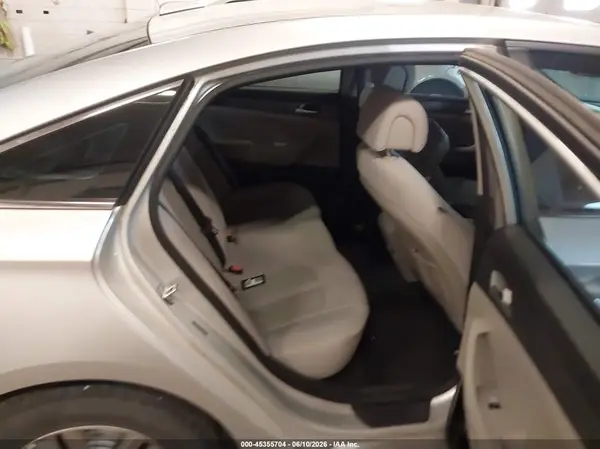 5NPE24AF9HH533649 2017 HYUNDAI SONATA - Image 8