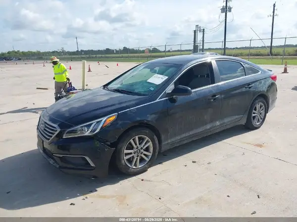 5NPE24AF9HH539855 2017 HYUNDAI SONATA - Image 2