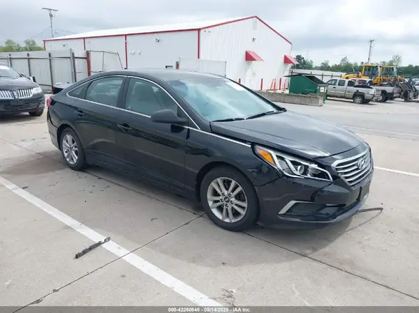 5NPE24AF9HH548023 2017 HYUNDAI SONATA - Image 1