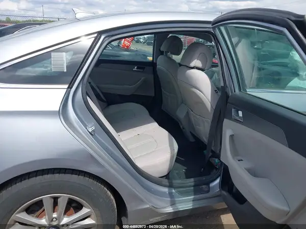 5NPE24AF9HH551956 2017 HYUNDAI SONATA - Image 8