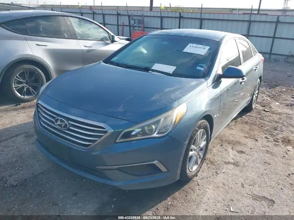 5NPE24AF9HH557899 2017 HYUNDAI SONATA - Image 2