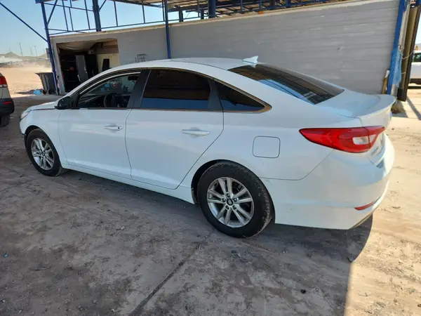 5NPE24AF9HH558907 2017 HYUNDAI SONATA - Image 2