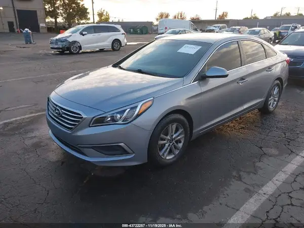 5NPE24AF9HH559037 2017 HYUNDAI SONATA - Image 2
