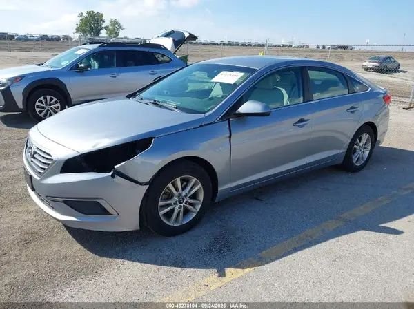 5NPE24AF9HH559975 2017 HYUNDAI SONATA - Image 2