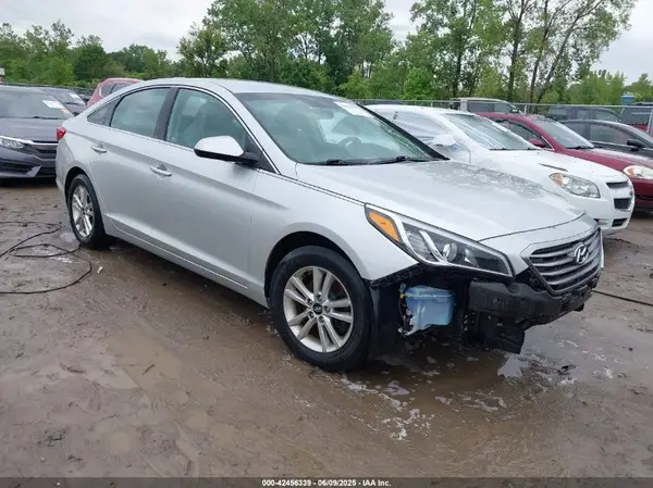 5NPE24AF9HH570166 2017 HYUNDAI SONATA - Image 1