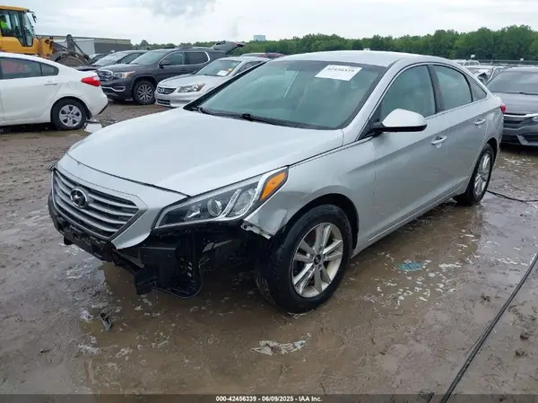 5NPE24AF9HH570166 2017 HYUNDAI SONATA - Image 2
