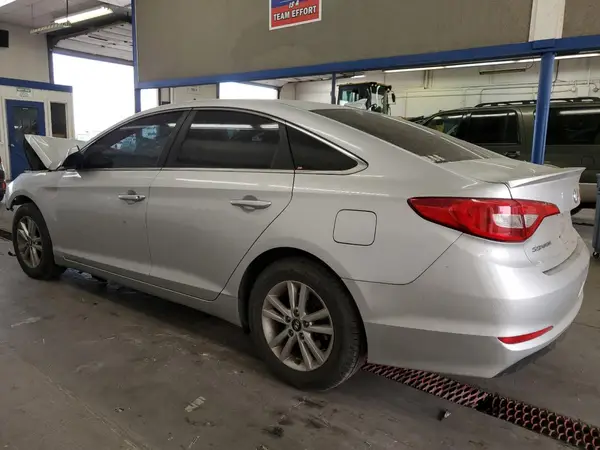 5NPE24AF9HH572550 2017 HYUNDAI SONATA - Image 2