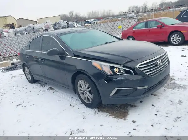 5NPE24AF9HH577098 2017 HYUNDAI SONATA - Image 1