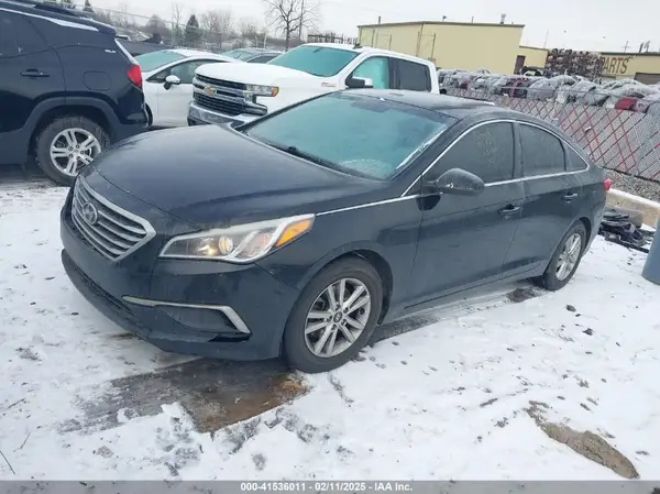 5NPE24AF9HH577098 2017 HYUNDAI SONATA - Image 2