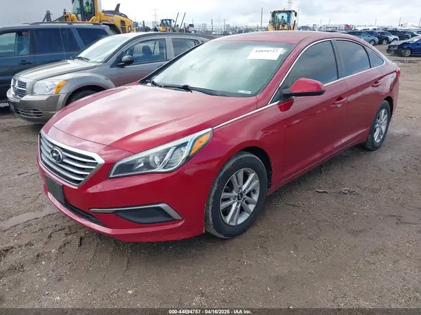 5NPE24AF9HH581975 2017 HYUNDAI SONATA - Image 2