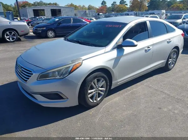 5NPE24AF9HH585234 2017 HYUNDAI SONATA - Image 2