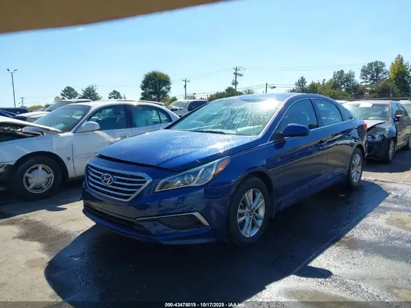 5NPE24AF9HH590983 2017 HYUNDAI SONATA - Image 2
