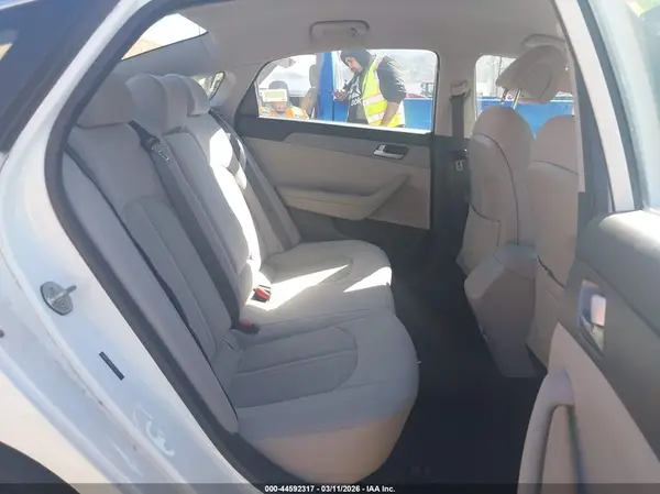 5NPE24AF9HH592670 2017 HYUNDAI SONATA - Image 8