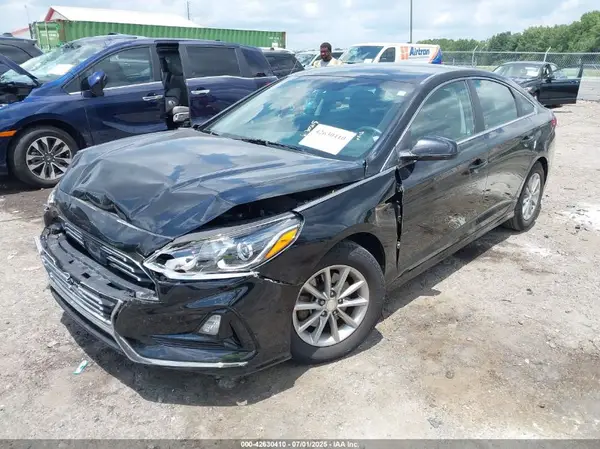 5NPE24AF9JH605701 2018 HYUNDAI SONATA - Image 2