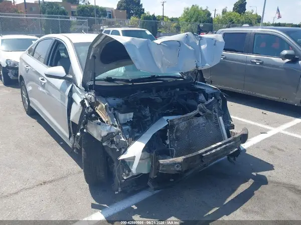 5NPE24AF9JH606833 2018 HYUNDAI SONATA - Image 1