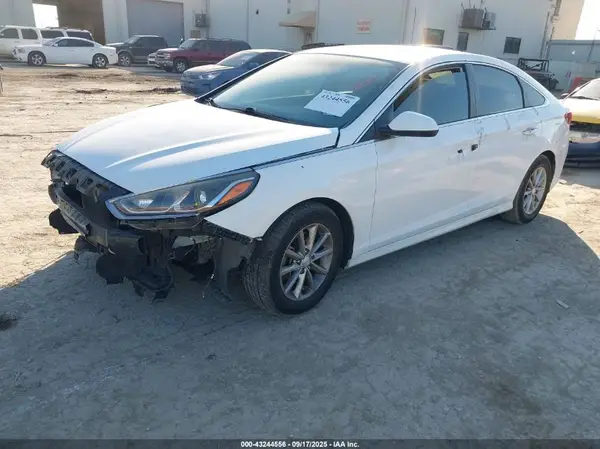 5NPE24AF9JH621137 2018 HYUNDAI SONATA - Image 2