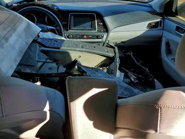 5NPE24AF9JH621607 2018 HYUNDAI SONATA - Image 8
