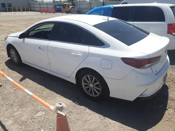 5NPE24AF9JH627147 2018 HYUNDAI SONATA - Image 2