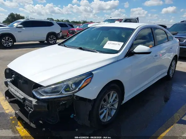 5NPE24AF9JH630212 2018 HYUNDAI SONATA - Image 2