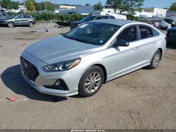 5NPE24AF9JH647365 2018 HYUNDAI SONATA - Image 2
