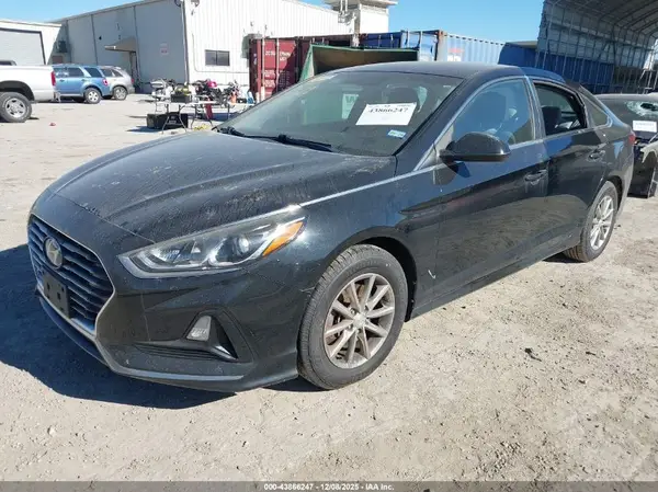 5NPE24AF9JH649469 2018 HYUNDAI SONATA - Image 2