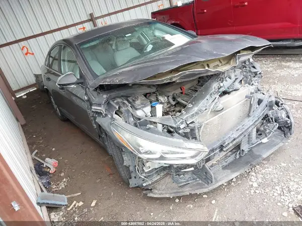 5NPE24AF9JH675456 2018 HYUNDAI SONATA - Image 1
