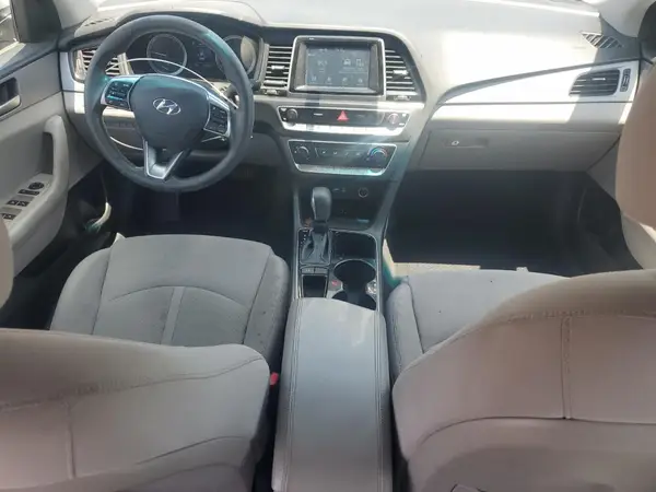 5NPE24AF9JH689843 2018 HYUNDAI SONATA - Image 8