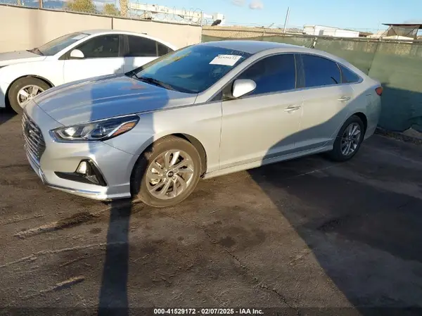 5NPE24AF9JH695951 2018 HYUNDAI SONATA - Image 2