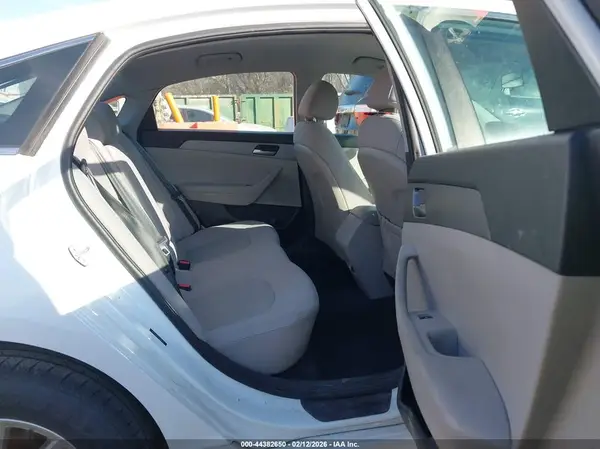 5NPE24AF9JH696792 2018 HYUNDAI SONATA - Image 8