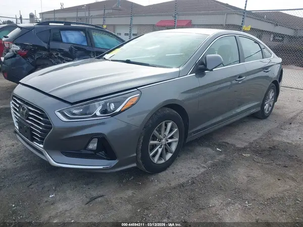 5NPE24AF9JH700677 2018 HYUNDAI SONATA - Image 2