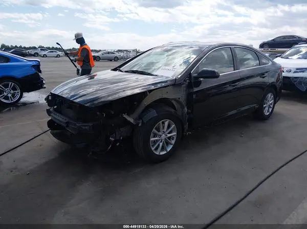 5NPE24AF9JH703675 2018 HYUNDAI SONATA - Image 2